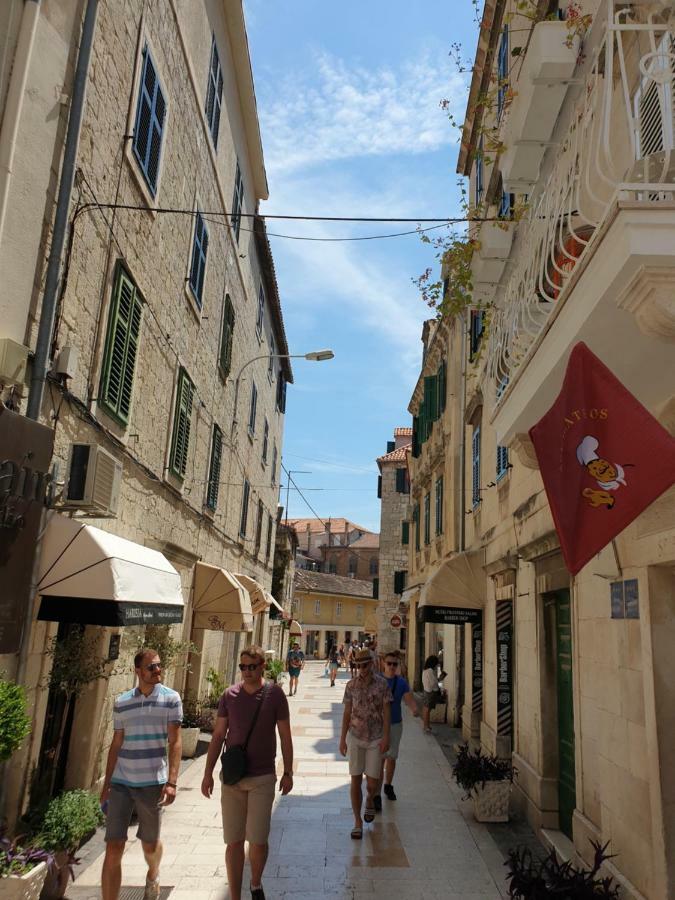 Emarkoni Split Rom bilde